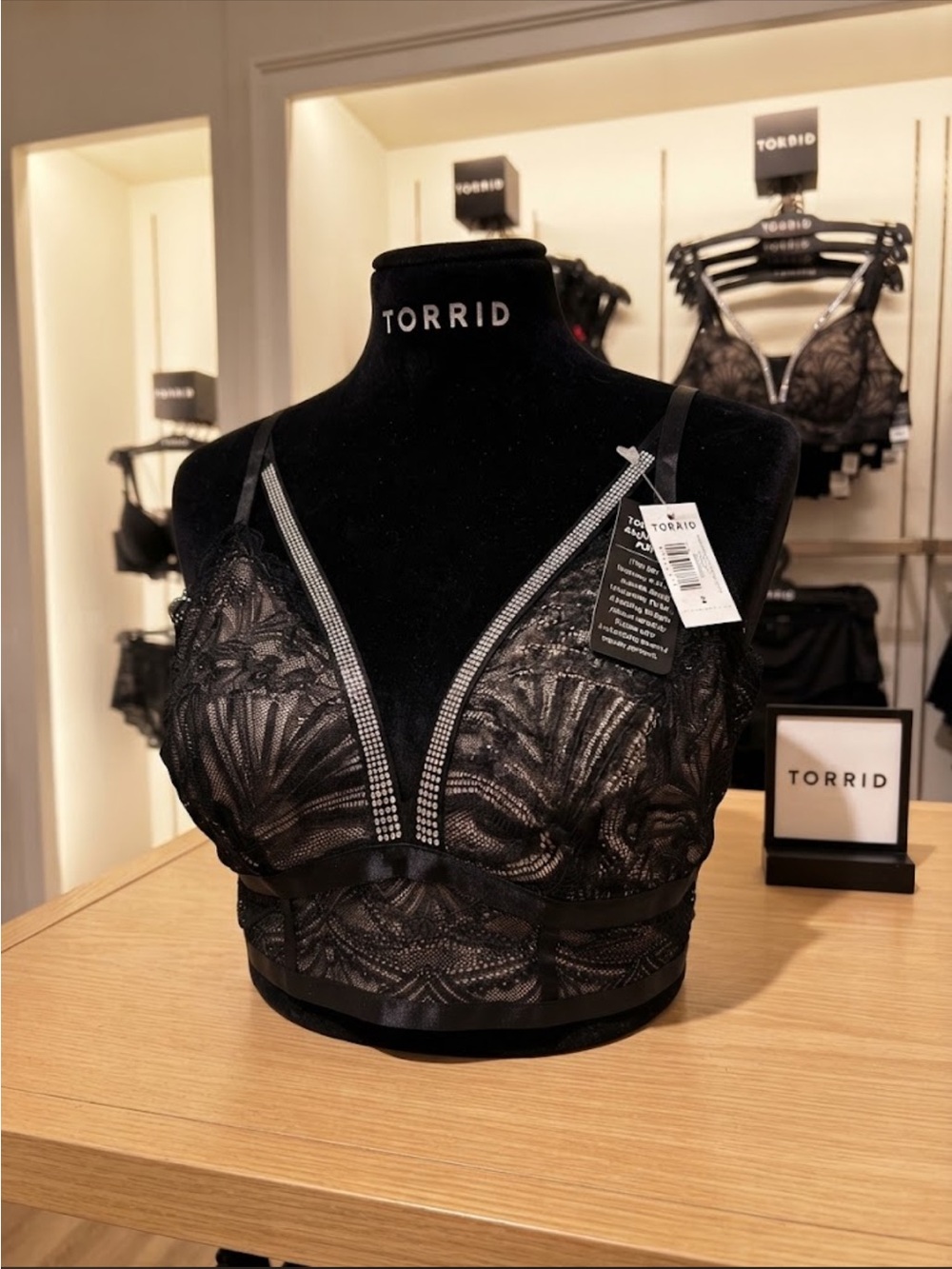torrid NWT Black Lace Bralette with Rhinestone V-Trim